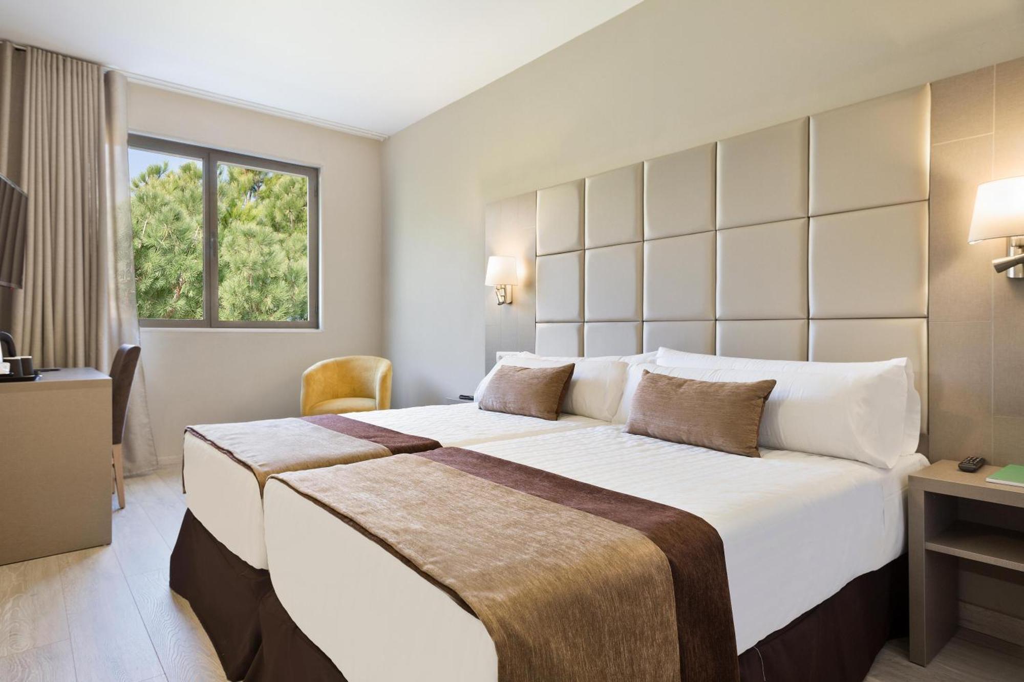 Business Double Room with Garden View,1544097040:JPEG