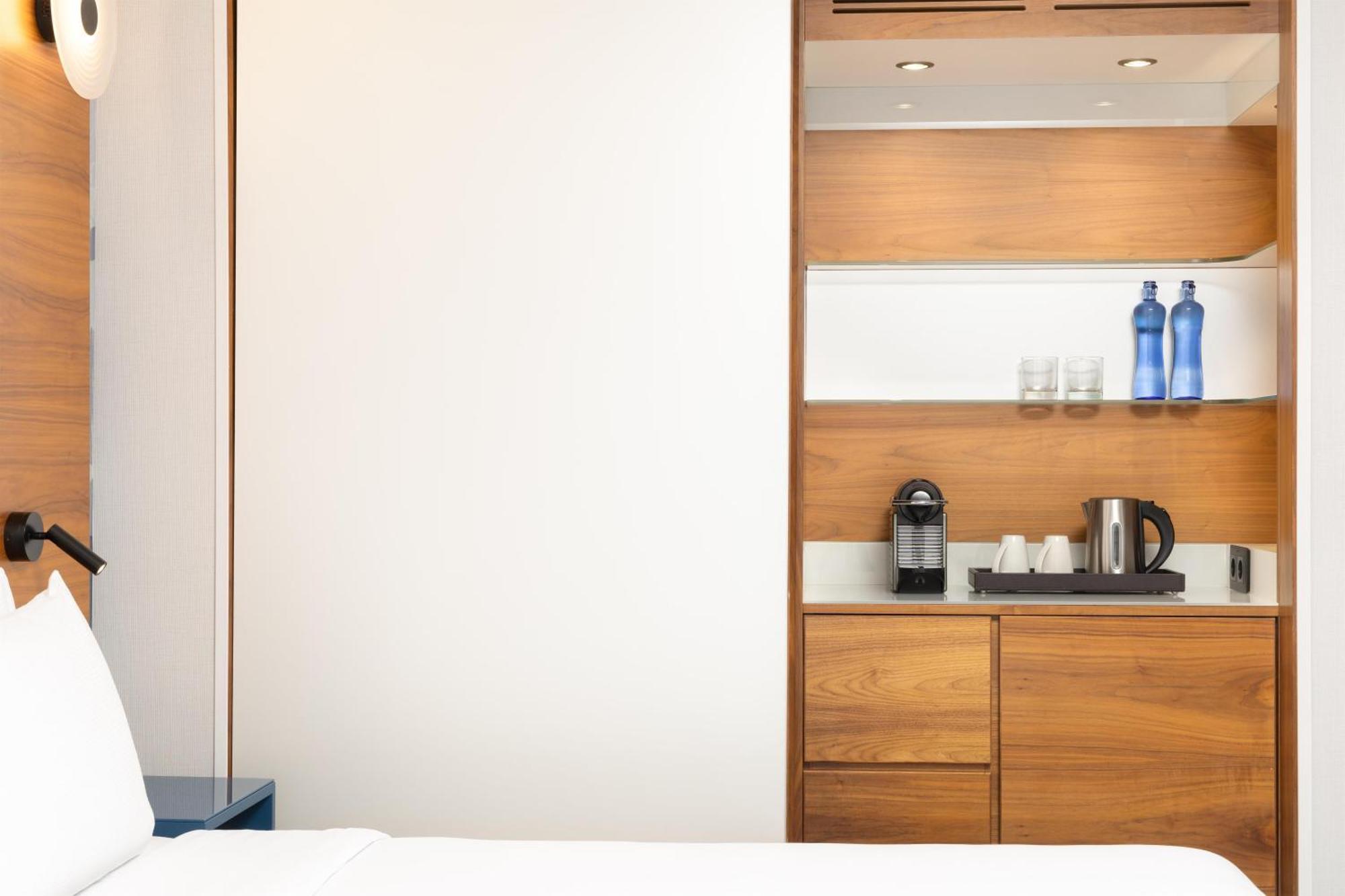 Executive Twin Room Lounge Access